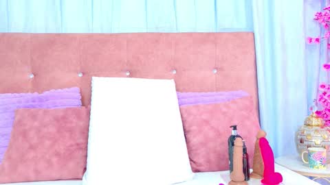 Snapshot of alliciakim chatting on 11/29/25, 07:28 Allicia online show from 11/29/25, 07:28