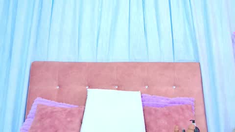 Snapshot of alliciakim chatting on 12/02/25, 07:20 Allicia online show from 12/02/25, 07:20