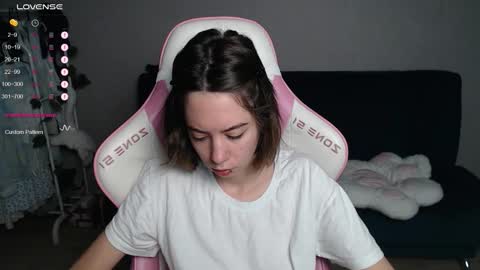 Snapshot of allie_hazie chatting on 11/02/25, 01:19 alice online show from 11/02/25, 01:19