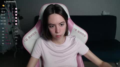 Snapshot of allie_hazie chatting on 11/05/25, 01:16 alice online show from 11/05/25, 01:16