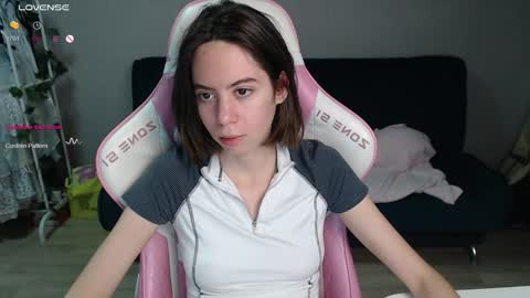 Snapshot of allie_hazie chatting on 12/15/25, 09:52 alice online show from 12/15/25, 09:52