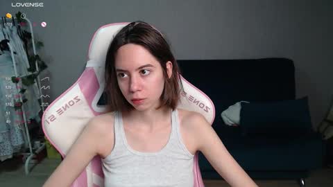 Snapshot of allie_hazie chatting on 12/17/25, 10:49 alice online show from 12/17/25, 10:49