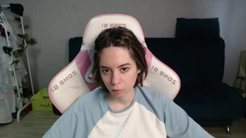 Snapshot of allie_hazie chatting on 04/22/26, 12:35 alice online show from 04/22/26, 12:35