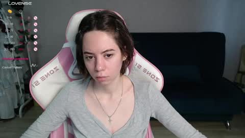 Snapshot of allie_hazie chatting on 04/25/26, 12:02 alice online show from 04/25/26, 12:02