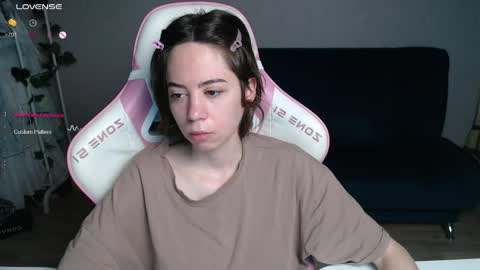 Snapshot of allie_hazie chatting on 05/06/26, 12:19 alice online show from 05/06/26, 12:19
