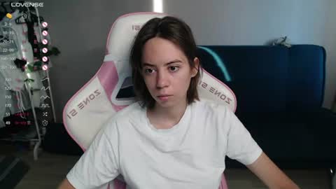 Snapshot of allie_hazie chatting on 06/12/26, 11:25 alice online show from 06/12/26, 11:25