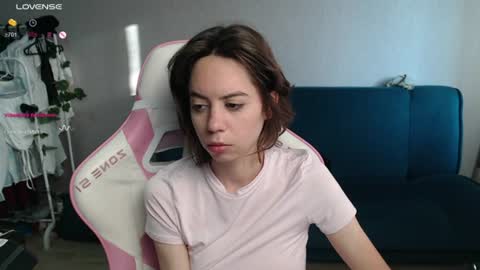Snapshot of allie_hazie chatting on 06/14/26, 11:51 alice online show from 06/14/26, 11:51
