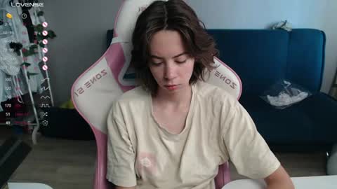 Snapshot of allie_hazie chatting on 06/17/26, 12:13 alice online show from 06/17/26, 12:13