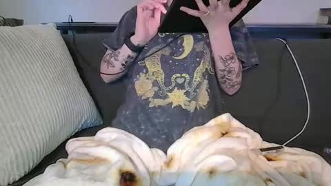 alliebearx online show from 04/30/26, 02:29