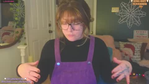 Snapshot of allieberrybb chatting on 12/03/24, 04:50 bb online show from 12/03/24, 04:50