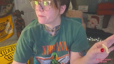 Snapshot of allieberrybb chatting on 12/23/24, 03:18 bb online show from 12/23/24, 03:18