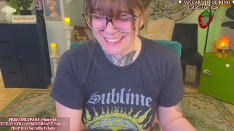 Snapshot of allieberrybb chatting on 01/21/25, 04:32 bb online show from 01/21/25, 04:32