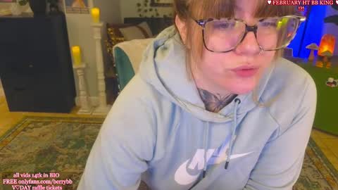 Snapshot of allieberrybb chatting on 02/11/25, 01:51 bb online show from 02/11/25, 01:51