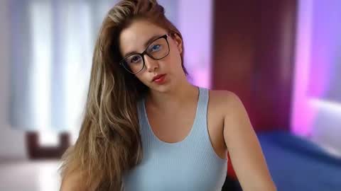 allieemod online show from 02/10/25, 08:00