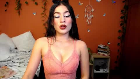 Snapshot of allierose_ chatting on 10/07/25, 03:42 Allie online show from 10/07/25, 03:42