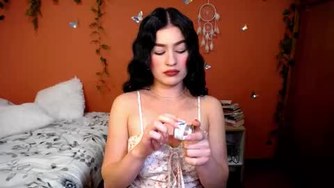 Snapshot of allierose_ chatting on 10/22/25, 06:07 Allie online show from 10/22/25, 06:07