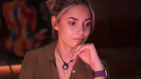 Snapshot of alliesynns chatting on 11/13/25, 06:34 Allie online show from 11/13/25, 06:34