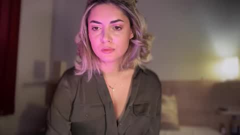 Snapshot of alliesynns chatting on 11/27/25, 06:15 Allie online show from 11/27/25, 06:15