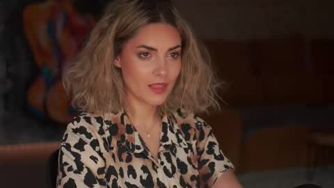 Snapshot of alliesynns chatting on 12/15/25, 11:03 Allie online show from 12/15/25, 11:03