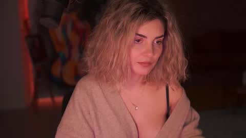 Snapshot of alliesynns chatting on 01/07/26, 12:40 Allie online show from 01/07/26, 12:40