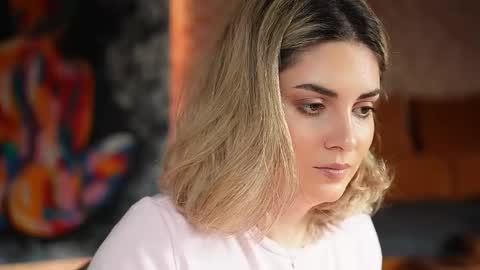 Snapshot of alliesynns chatting on 01/12/26, 11:37 Allie online show from 01/12/26, 11:37