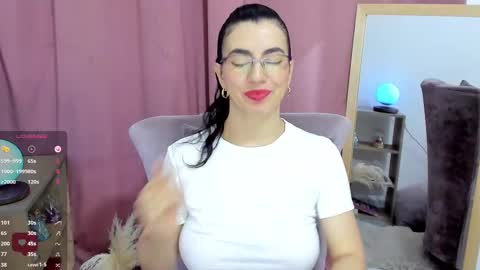 Snapshot of allison0724 chatting on 09/11/25, 05:57 online show from 09/11/25, 05:57