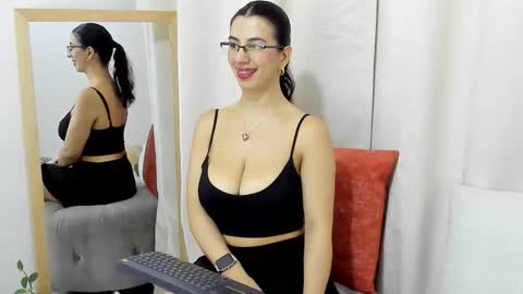    online show from 11/04/25, 07:13