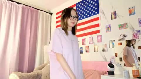 Snapshot of allison_a chatting on 06/24/26, 05:50 the thief of your heart online show from 06/24/26, 05:50