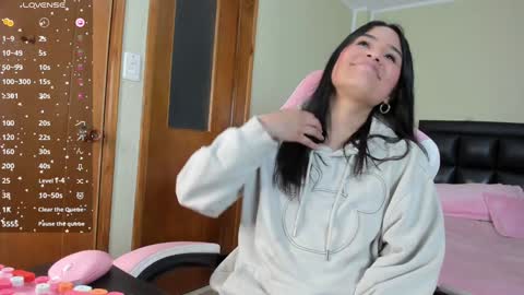 Snapshot of allison_love chatting on 12/14/24, 04:23 allison online show from 12/14/24, 04:23