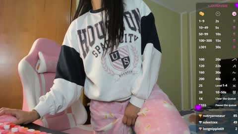 Snapshot of allison_love chatting on 01/31/25, 10:20 allison online show from 01/31/25, 10:20