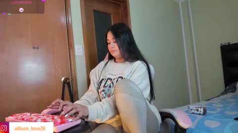 Snapshot of allison_love chatting on 12/15/25, 02:38 allison online show from 12/15/25, 02:38