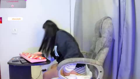 Snapshot of allison_love chatting on 02/03/26, 02:10 allison online show from 02/03/26, 02:10