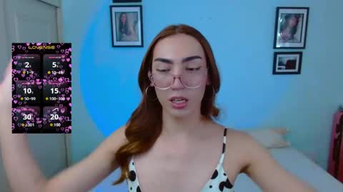 Snapshot of allisonblossom chatting on 12/20/25, 07:10 online show from 12/20/25, 07:10