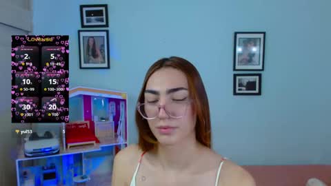 Snapshot of allisonblossom chatting on 01/07/26, 06:43 online show from 01/07/26, 06:43