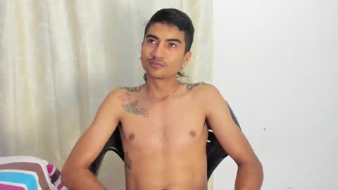 Snapshot of allisonjustingb chatting on 02/13/25, 06:52 AllisonJustin online show from 02/13/25, 06:52