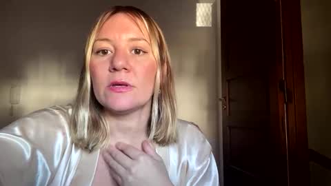 allisonlove2 online show from 05/12/26, 07:22
