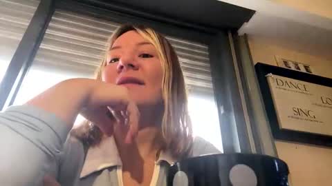 allisonlove2 online show from 05/31/26, 02:57
