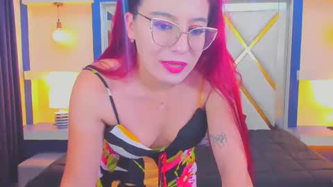 Snapshot of allisonlove_88 chatting on 11/13/25, 05:06 ALLISON online show from 11/13/25, 05:06