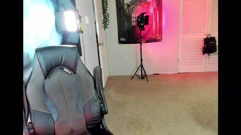 Allison Morgan online show from 12/20/24, 03:25