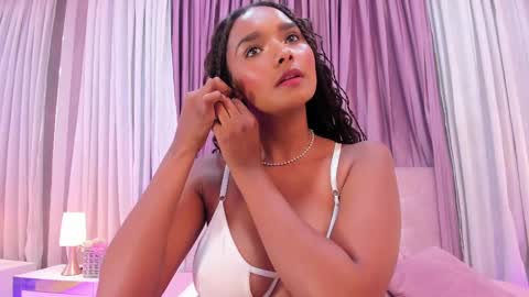 Snapshot of allisonn_bell chatting on 03/07/25, 07:38 Allison online show from 03/07/25, 07:38