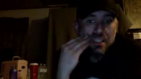 Snapshot of allitrunnin chatting on 10/21/25, 03:07 allitrunnin online show from 10/21/25, 03:07