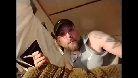 Snapshot of allitrunnin chatting on 11/23/25, 10:48 allitrunnin online show from 11/23/25, 10:48