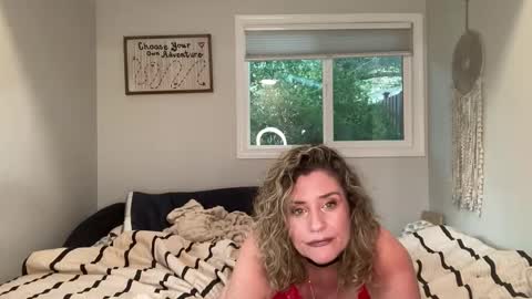 Snapshot of alliyahjustice chatting on 12/21/25, 12:29 alliyahjustice online show from 12/21/25, 12:29