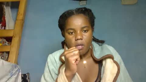 Snapshot of allizida01 chatting on 11/17/25, 03:51 allizida01 online show from 11/17/25, 03:51