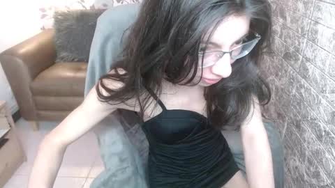 Snapshot of alllyson_ chatting on 09/17/25, 07:59 alison online show from 09/17/25, 07:59