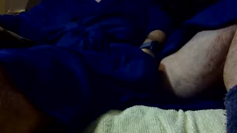 Snapshot of allo00 chatting on 11/17/25, 01:55 allo00 online show from 11/17/25, 01:55