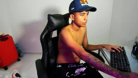 Snapshot of alluringangel0 chatting on 11/11/25, 03:17 alluringangel0 online show from 11/11/25, 03:17