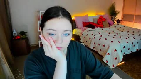 alluringeyess online show from 02/15/26, 08:35