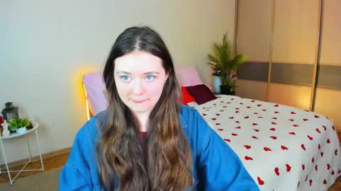 Snapshot of alluringeyess chatting on 05/21/26, 04:47 alluringeyess online show from 05/21/26, 04:47