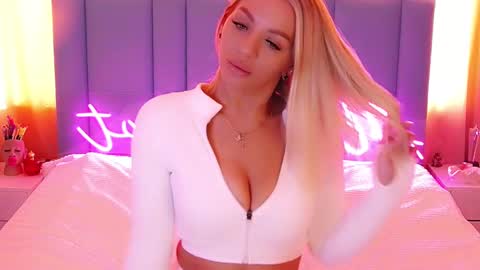 AlwaysHot online show from 02/18/25, 03:42